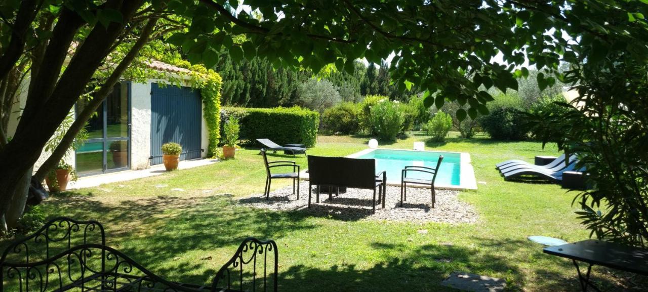 Les cabanons de l'Oliveraie Pernes-les-Fontaines Extérieur photo